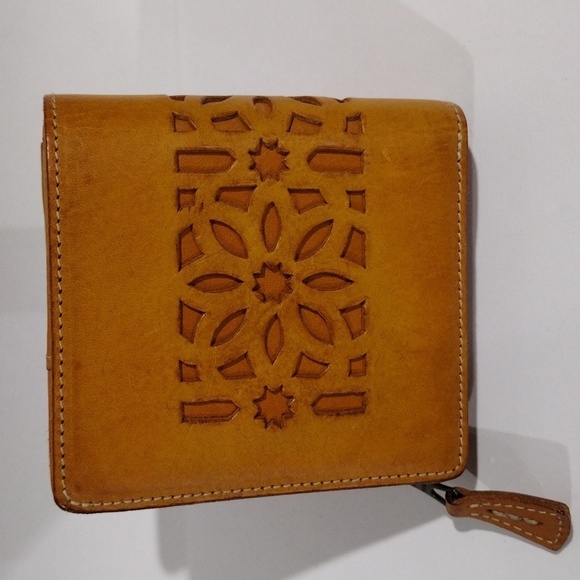 Genten Cutwork Yellow Leather Zipper Coin Purse Wallet 4 x 3.75 Inch - Stylish - Picture 2 of 13